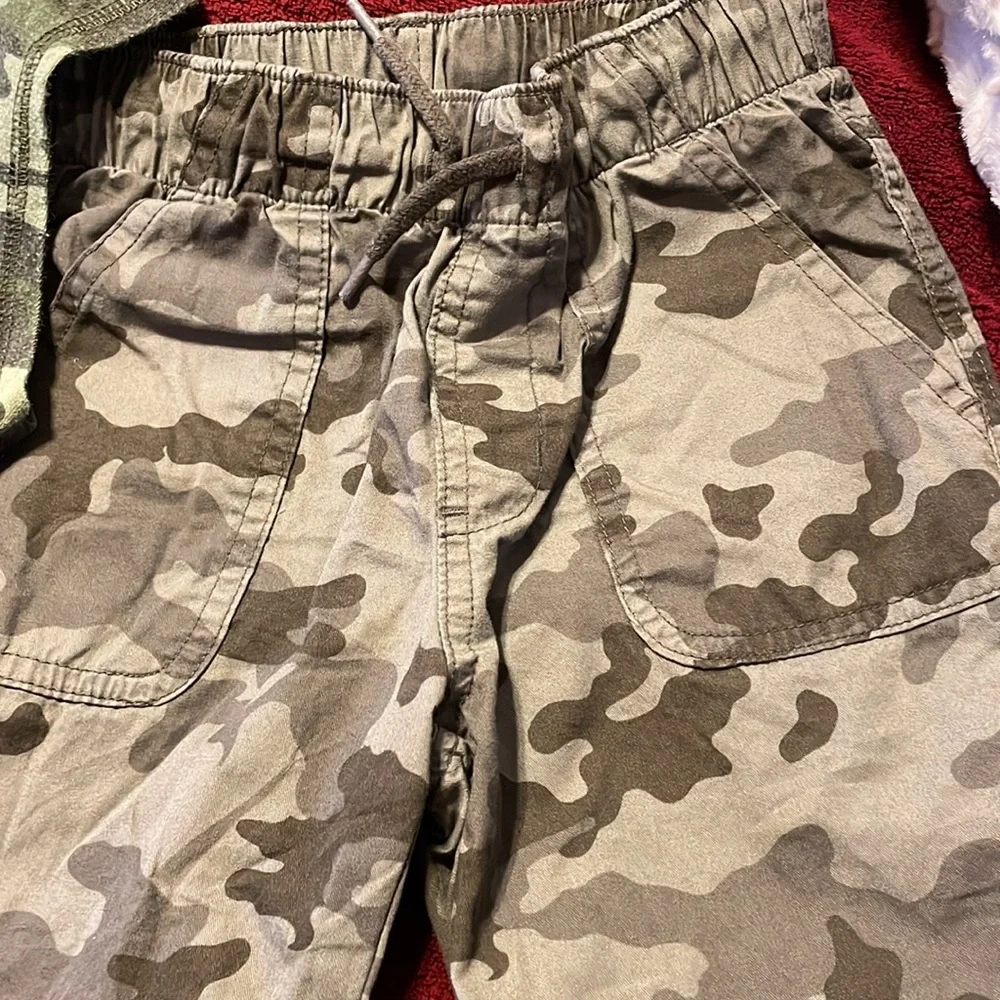 CAMO Outfit pants SZ 5-6 lined hooded sleeveless Top w kangaroo pocket 4/5 pants